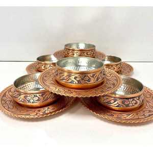 Cuencos de servicio de cobre puro duraderos hechos a mano pulidos nuevo diseño de la calidad de exportación India para fiestas y cumpleaños - Product Image 4