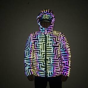 Chaqueta Acolchada con Capucha 3D Iridiscente y Holográfica, Estilo Urbano, Aislamiento Acolchado, Cierre de Cremallera Resistente al Viento, Capucha Ajustable, ODM - Product Image 6