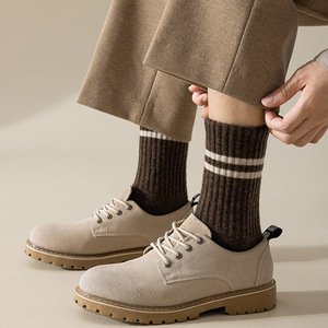 Calcetines de toalla de algodón con forro polar de alta calidad para hombre Calcetines atléticos con logotipo de puño de patrón informal de lana gruesa de invierno - Product Image 6
