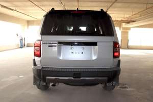 Toyota PRADO LC250 TXL 2.4L SUV Automatique R20 Cuir Blanc d'occasion 2024 avec options éclairage LED à vendre - Product Image 5