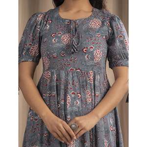 Vestido de Algodón Mulmul Gris con Estampado a Mano, Diseño Personalizado, Ropa Casual para Oficina, Día de Fiesta Gótica, Transpirable y Natural - Product Image 2