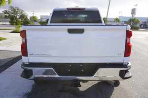 Camionetas Silverado 2500HD LT Crew Cab Diesel Allison Automáticas USADAS 2023, Listas para Conducir, Listas para Exportar a Todo el Mundo - Product Image 5