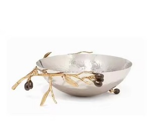 Bol de service en métal élégant, collection de vaisselle pour des tables raffinées - Product Image 3