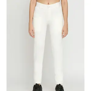 高品质带贴边口袋的女式高尔夫球裤 (白色)