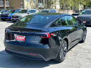 2024 T-e-s-l-a Modelo 3 AWD de largo alcance - Product Image 3