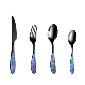 Venta al por mayor de diseño premium de oro pulido suministro indio hecho a medida de metal reutilizable juego de cubiertos - Product Image 5