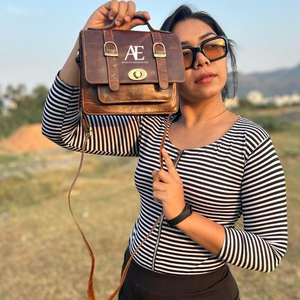 Real Handmade Full Grain Genuine Crunch Leather Handbag Stylish Women Real Vintage Leather Office Use <b>Cross</b> <b>Body</b> Shoulder <b>Bag</b> - Product Image 1