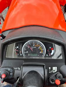 Tractor agrícola Kubota MX6000 con cargador de conexión rápida y cubo 777hrs 4WD 62HP motor diésel 540 PTO 3 puntos de enganche, envío gratis - Product Image 5