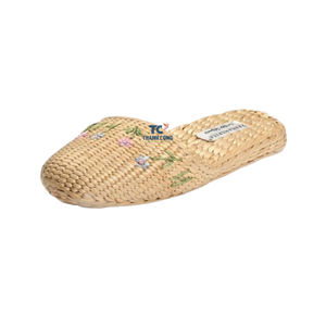 Artesanía de alta calidad hecha en Vietnam Zapatilla de jacinto de agua Zapatilla ecológica hecha de jacinto de agua - Product Image 2
