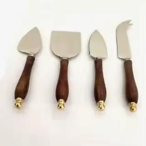 Ensemble de 4 couverts à fromage en acier inoxydable avec manche en bois, parfait pour les mariages - Product Image 1