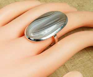 Anillo Ovalado de Ágata con Banda en Plata de Ley 925, Joyería Hecha a Mano, Regalo para Ella - Product Image 1