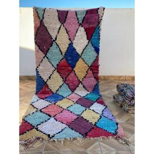 Tapis Boucherouite marocain authentique fait main, style bohème chic, coloré, vintage, artisanat Atlas, décoration. - Product Image 1