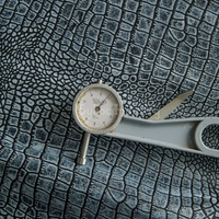 Tissu en cuir gaufré Crocodile de haute qualité motif animal véritable matériau en cuir gaufré pour rembourrage