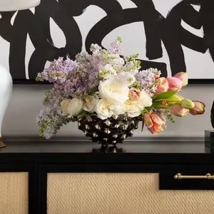 Cuenco decorativo de Metal dorado hecho a mano Diseño moderno único Perfecto para aperitivos Fruta o estilo casero Hecho a mano de La India - Product Image 5