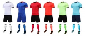 Uniformes de fútbol personalizados de poliéster 100% para adultos, nuevo diseño, kits negros, impresión por transferencia de calor, conjuntos de camisetas de manga corta de estilo otoñal - Product Image 6