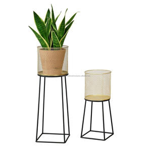 กระถางโลหะทองเหลืองโบราณสำหรับปลูกต้นไม้สำหรับสวนในร่มและกลางแจ้ง - Product Image 1