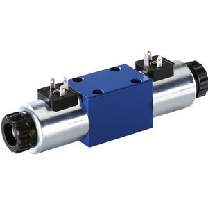 Vanne de commande directionnelle hydraulique à solénoïde 4/2 voies R900567512, CETOP 3 NG6, 24V CC - Product Image 1