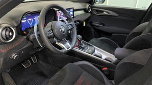 Offre Spéciale : Alfa Romeo Tonale Velocé AWD d'occasion 2024 - Prêt à être expédié - Product Image 2