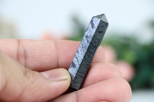 Vente en gros de pierres précieuses polies artisanales de qualité supérieure, hématite, pointe de tour en forme de crayon, propriétés métaphysiques, objets de collection d'art, mariage - Product Image 4