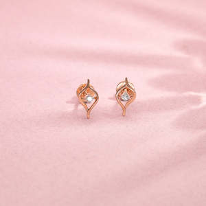 ต่างหูเพชรรูปกลีบดอกไม้เรืองแสง - Product Image 6