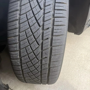 Pneus CONTINENTAL 255/35R20 ZR 97Y - Product Image 1