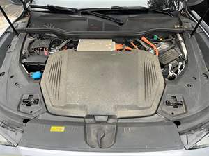 Audi e-tron Premium Plus 2021 d'occasion, double moteur, transmission intégrale, système de suspension pneumatique adaptatif, non modifié - Product Image 6