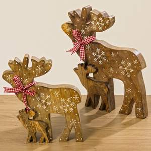 Centre de table de Noël en bois au design naturel avec bordure en écorce, base en bois, feuilles de houx et décor neutre - Product Image 6