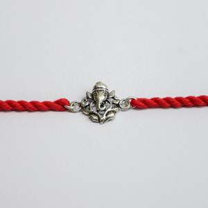 Rakhi de Plata de Ley 925 con Forma de Borla de Aarambh Ganesha, 9 Pulgadas, 2.5 Gramos, Unisex, para Regalo de Hinduismo en Ocasiones Especiales - Product Image 3