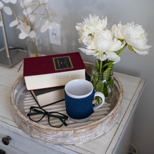 Luxury Wooden <b>Tray</b> Set in Elegant White Color with Sleek Rectangular Shape and Modern Design Perfect for Stylish Home Decor - Product Image 3