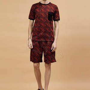 Camisa de Jersey y conjunto corto de talla grande para hombre a precio de fábrica, ropa de calle de verano, aspecto informal estampado para exteriores, diseño sencillo y liso - Product Image 1