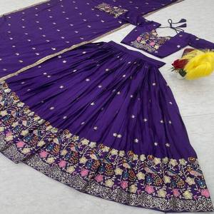 Ensemble Chinon Lehenga Choli entièrement cousu avec fil et broderie séquentielle Micro coton intérieur et brodé Dupatta - Product Image 5