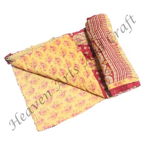 Colcha Reversible Bengalí Acolchada, Hecha a Mano en India, Estilo Kantha Antiguo, Cubrecama Decorativo, Arte Étnico Indio - Product Image 3