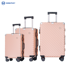 Vente en gros d'ensembles de bagages personnalisés 8 couleurs disponibles Matériel pour PC Modèle 6006 Valises à roulettes en fer Sac valise en gros - Product Image 1
