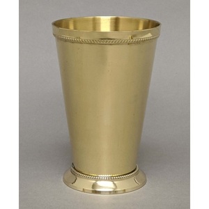 Tasse de Julep en laiton poli martelé artisanal disponible en gros - Product Image 2