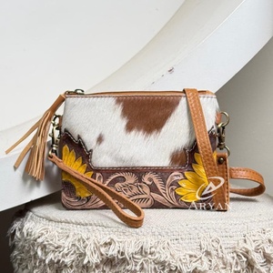 Top qualité Designer tournesol usiné à la main en cuir bracelet sac à bandoulière véritable peau de vache gland sac à main femmes enveloppe pochette - Product Image 1