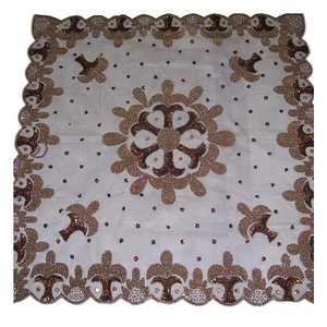 Nappe carrée élégante en dentelle de 100x100cm avec motif floral et couverture de table brodée décorative - Product Image 1