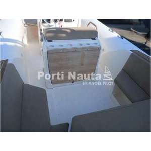 Pièces et accessoires pour bateaux pneumatiques Capelli Tempest 775 2016 225/250 CV - Product Image 3