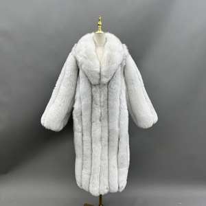 เสื้อโค้ทขนสัตว์ยาวสำหรับผู้หญิง ดีไซน์หรูหรา คุณภาพพรีเมียม 100% ผสมผสานความมีสไตล์ ความอบอุ่น และความหรูหราสำหรับฤดูหนาว - Product Image 1