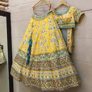 Robe de soirée en soie exclusive pour femmes Collection de mariage Lehanga Choli Bridal Bollywood Style Fabricant indien - Product Image 1