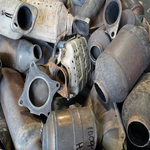 Achetez des convertisseurs catalytiques / Achetez des convertisseurs catalytiques de rebut de haute qualité - Product Image 1