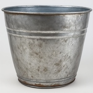 Maceta galvanizada vintage con textura rústica brillante perfectamente adecuada para jardín al aire libre de lujo y estilo de casa de vacaciones - Product Image 6