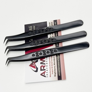 Pinzas de volumen de 65 grados negras de Plasma, Punta puntiaguda, pinzas de extensión de pestañas antimagnéticas probadas a mano sostenibles - Product Image 2