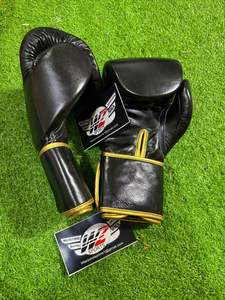 Nuevo diseño Nuevo modelo Guantes de boxeo de entrenamiento Guantes DE LUCHA Pro Fight hechos en cuero de vaca Equipo de boxeo personalizado - Product Image 2