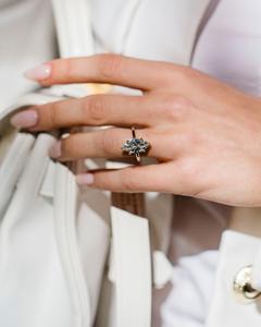 Bague de fiançailles Moissanite 12x6mm Marquise Cut avec motif floral de pierres latérales en grappe | Bijoux fins de mariage de mariée - Product Image 3