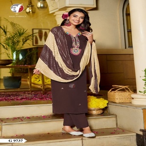 Festival Wear Crêpe Naturelle Avec Pantalon Kurti Travail À La Main Et Dupatta Fabricant Et Fournisseur De Surat À Bon Marché - Product Image 1