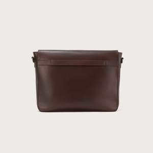 Bolso Mensajero de Cuero Marrón Vintage Carismatico con Logotipo Personalizado, Estilo Moderno para Verano y Primavera - Product Image 3
