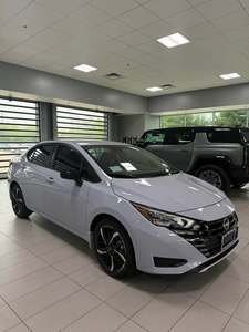 Pre-owned Clean 2025 Nissa-n vers-a S Sedan 4D - Product Image 2