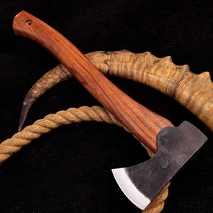 Hache en acier à haute teneur en carbone de qualité industrielle forgée à la main Travail du bois Camping et Bushcraft Hache Fourreau en cuir OEM personnalisé - Product Image 2