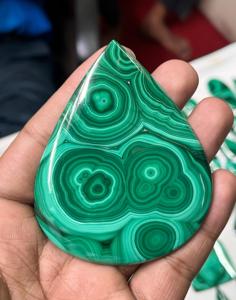 All'ingrosso pietra naturale Malachite Cabochon pietre di dimensione libera liscia ovale forma di miscela verde Semi-preziosa gemma prezzo di fabbrica - Product Image 3