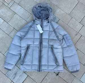 Blouson matelassé vintage en laine personnalisable avec logo brodé, capuche et motif patchwork 3D, service ODM/OEM disponible, taille XS pour l'hiver - Product Image 1